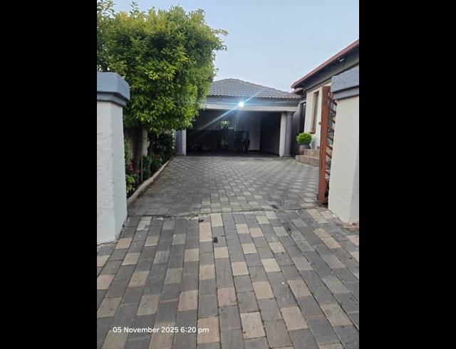 3 BEDROOM HOUSE FOR SALE IN CLAYVILLE